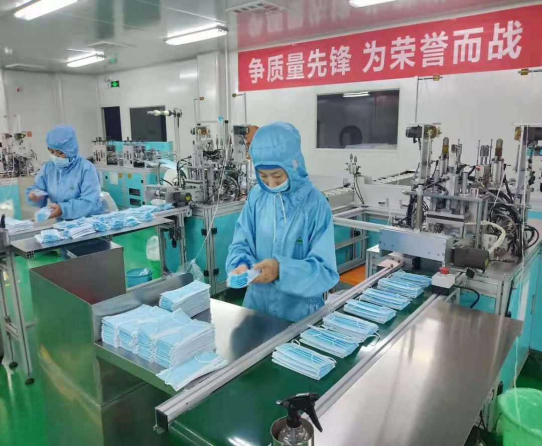 為宜昌正能量點(diǎn)贊 日產(chǎn)口罩13萬(wàn)只，醫(yī)護(hù)馳援一線，共筑抗疫物資長(zhǎng)城